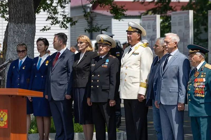 ✅Во Владивостоке 62 выпускника Нахимовского училища получили аттестаты