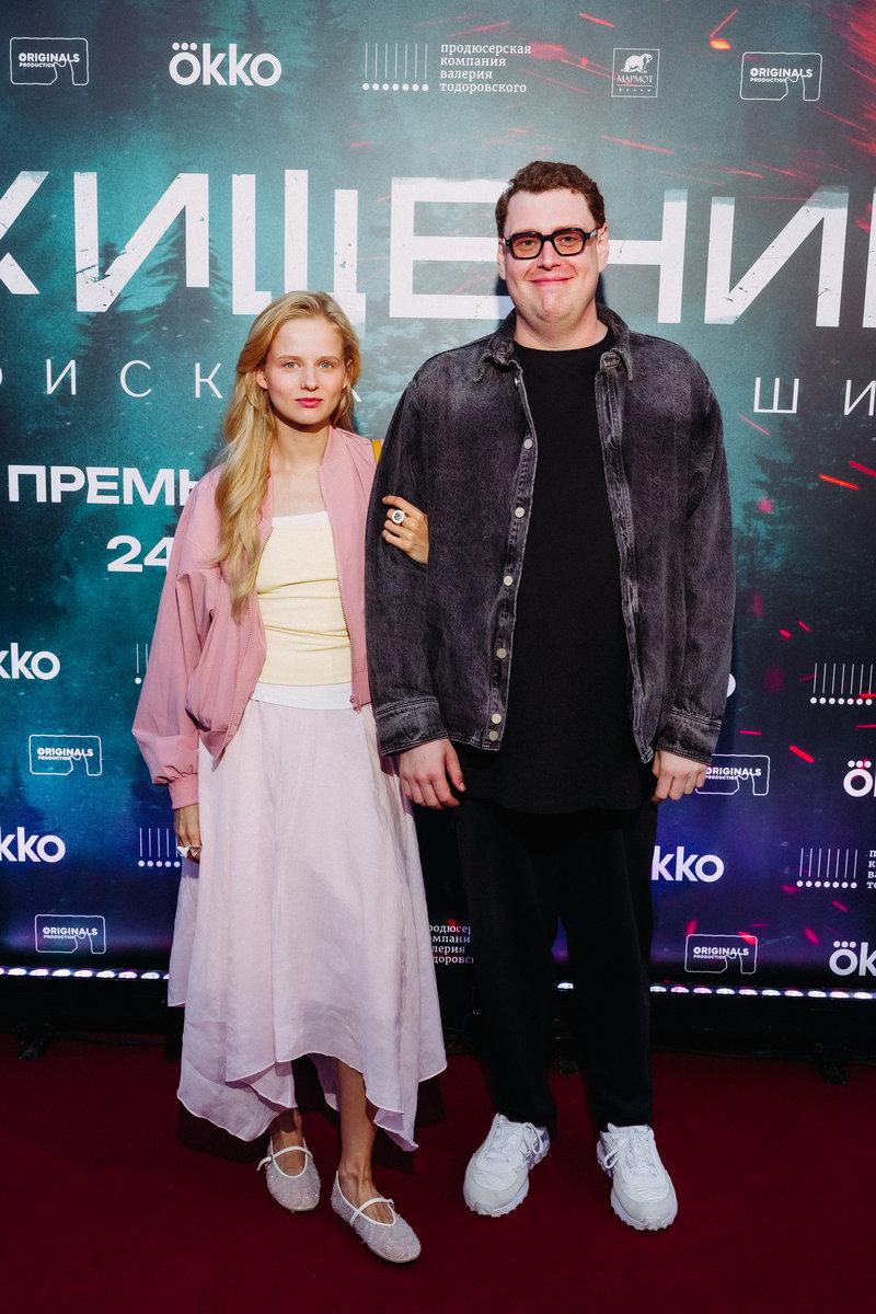 В летнем кинотеатре Okko на ВДНХ прошла премьера детективного триллера «Похищение» с Тимофеем Трибунцевым и Мариной Васильевой