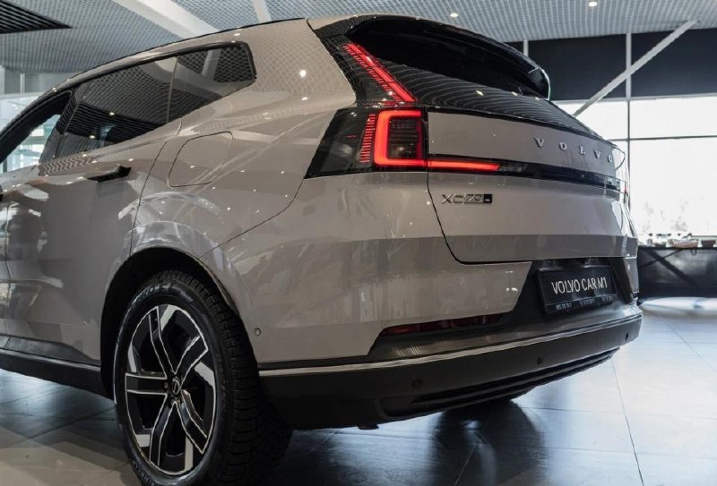 Новый Volvo XC70 презентовали в России

Модель кардинально отличается от пред…