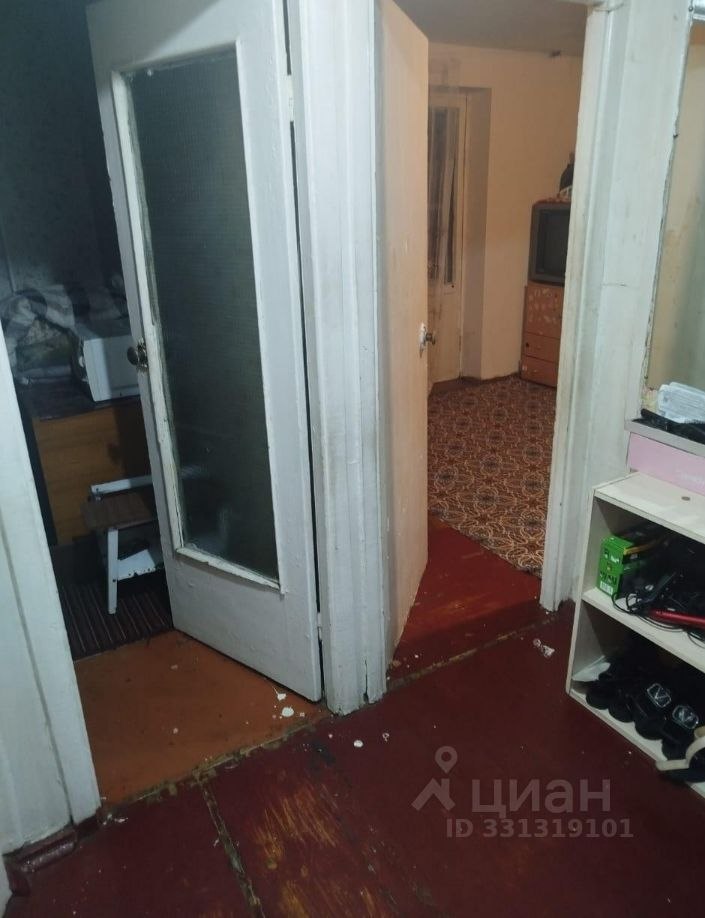 1 комнатная квартира на Некрасовской 96/3
2 этаж
33 квадрата 

1