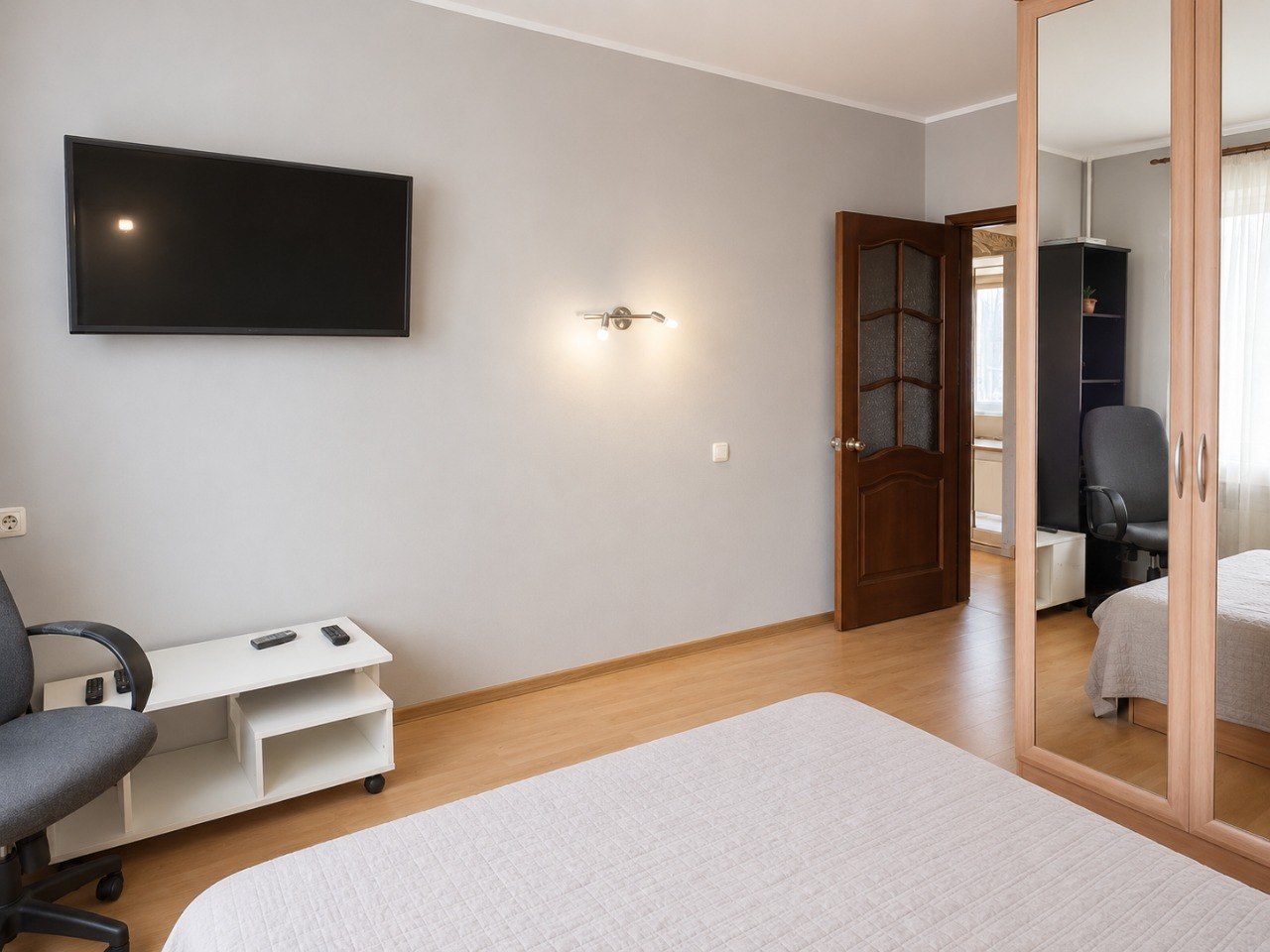 #продажа 
снижение цены

Ладыгина 15  | 3-ком | 83,9м² | 5/10эт 

9