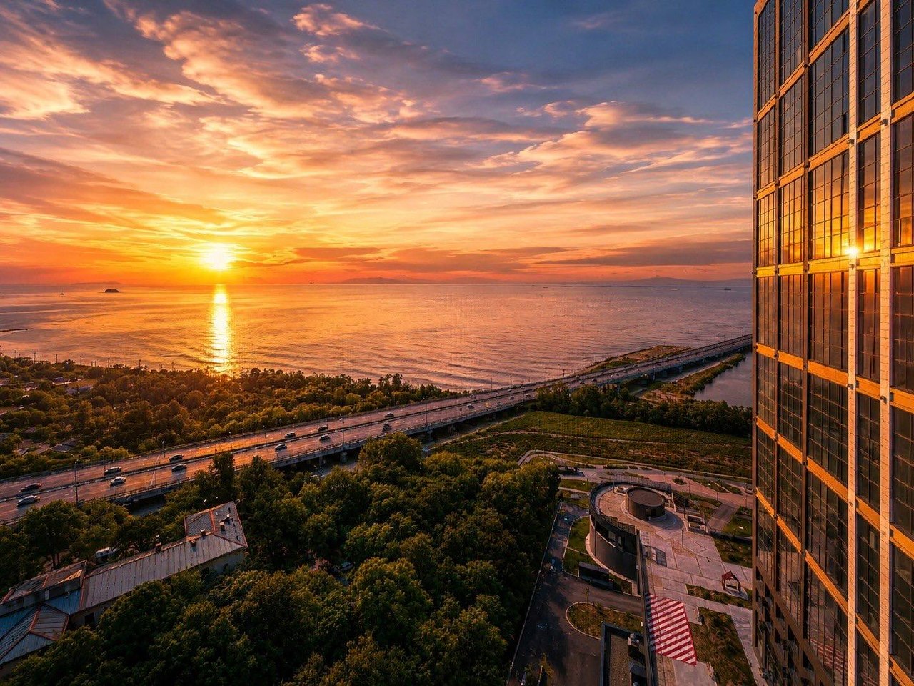 #продажа

90,6м² с видом на море, низководный мост и ботанический сад