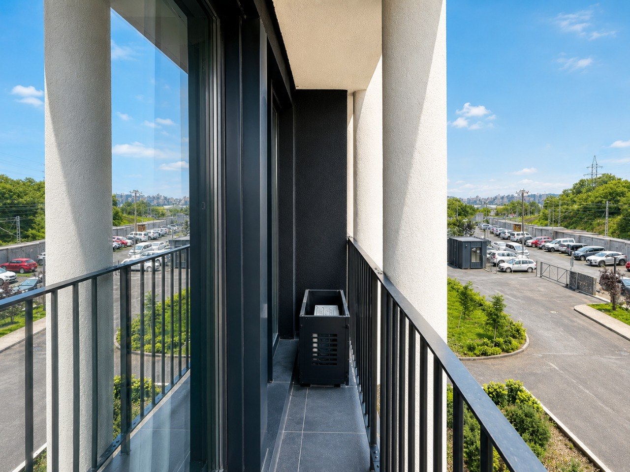 #аренда 

Мыс Кунгасный 3б, евродвушка, 34,5м², 3/23эт
свободна | долгосрочная 

Евродвушка с отдельной спальней и большим балконом в ЖК «Море»