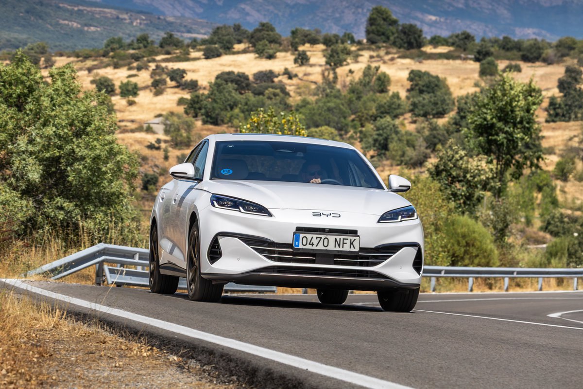 Европа начала импортировать из Китая автомобилей больше, чем продавать в Кита…