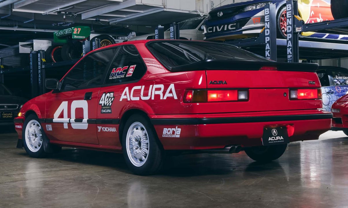 Подарок Acura самой себе ко дню рождения

Накануне японской марке исполнилось 40 лет — её официальным днём рождения считается 27 марта 1986-го