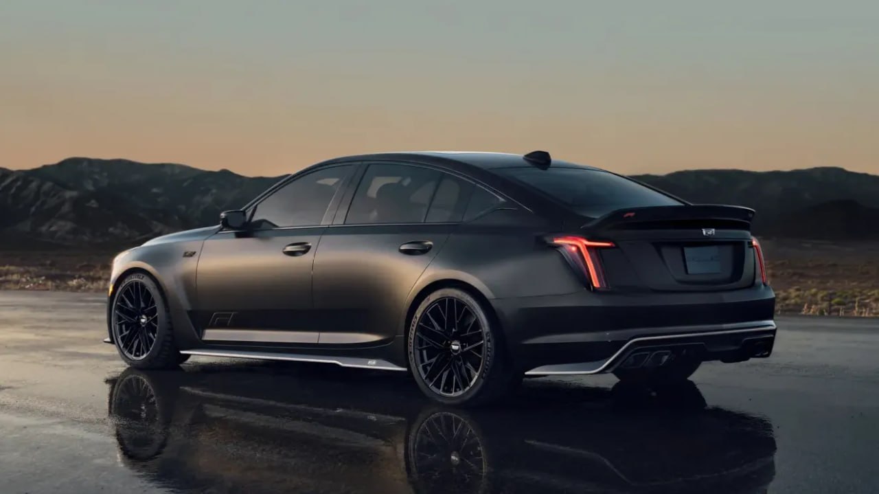 695-сильный Cadillac CT5-V Blackwing F1 с «механикой» 😘

Cadillac представил особый седан CT5-V Blackwing, построенный в честь дебюта марки в Формуле-1