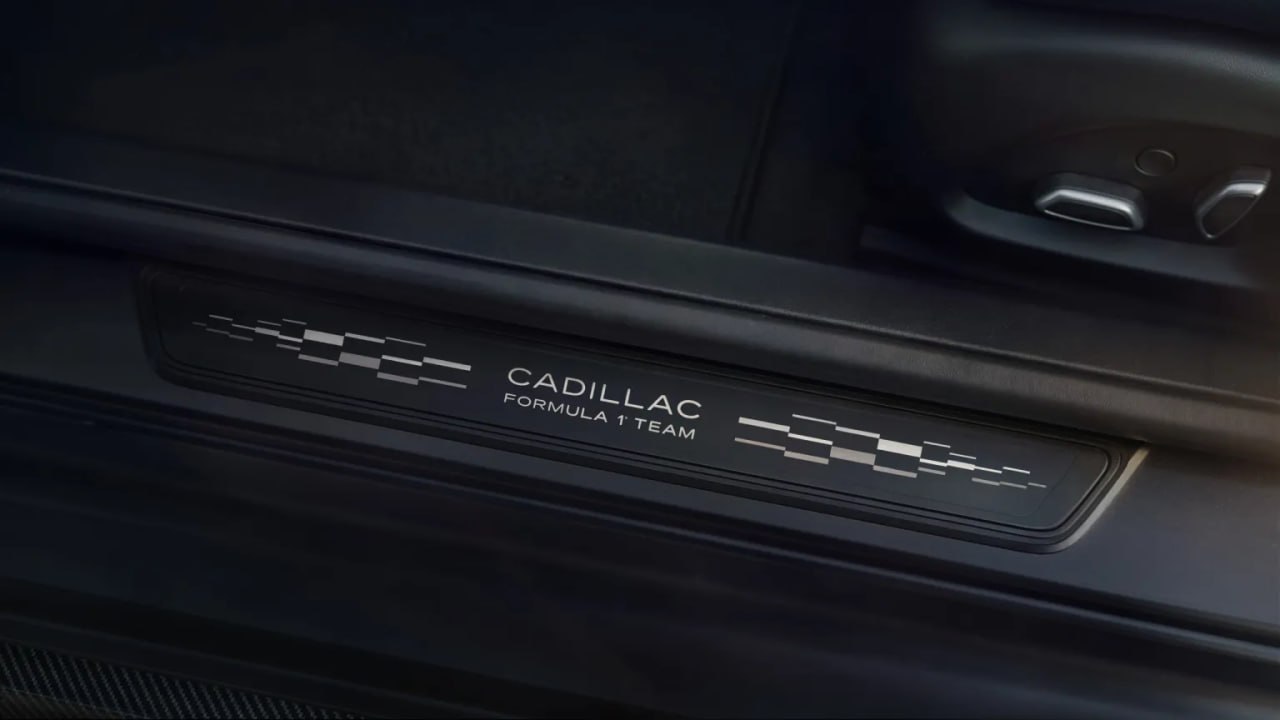 695-сильный Cadillac CT5-V Blackwing F1 с «механикой» 😘

Cadillac представил особый седан CT5-V Blackwing, построенный в честь дебюта марки в Формуле-1