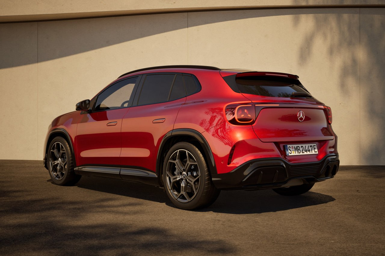 Mercedes-Benz представил GLA нового поколения

Сначала на рынок выйдет электр…