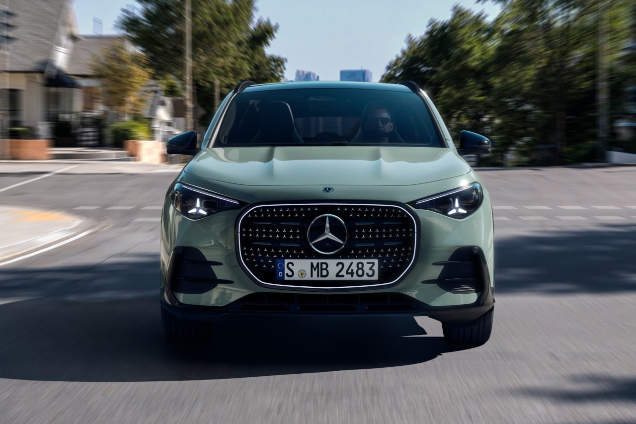 Mercedes-Benz представил GLA нового поколения

Сначала на рынок выйдет электр…