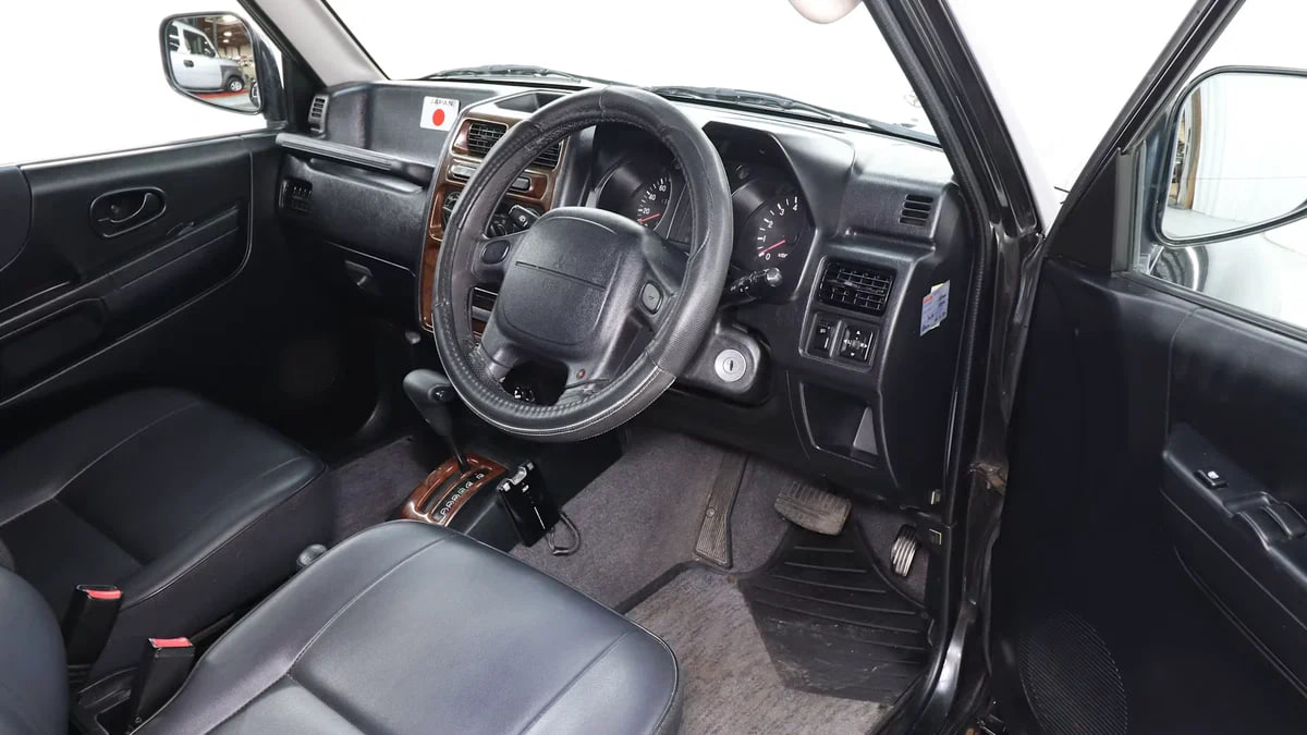Очень странный Pajero в ретростиле уйдёт с молотка

В сентябре на аукционе Me…