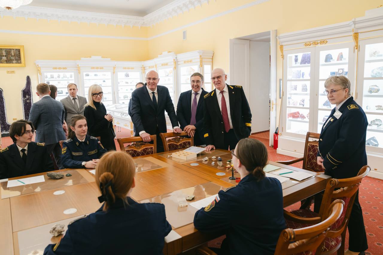 Дмитрий Чернышенко и Валерий Фальков оценили научно-технологические разработк…