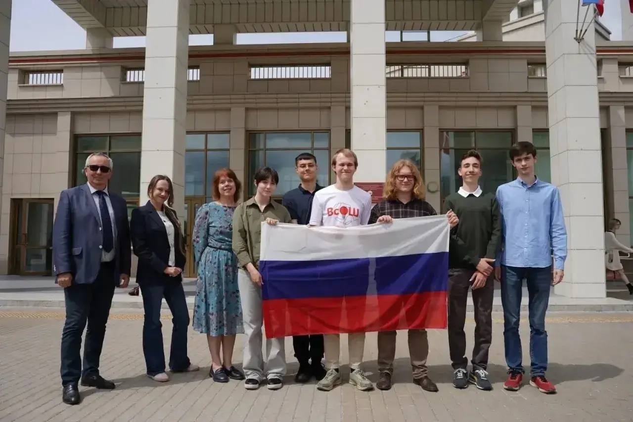 За 7 месяцев 2026 года российские школьники завоевали на международных олимпи…