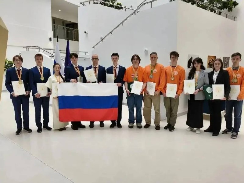 За 7 месяцев 2026 года российские школьники завоевали на международных олимпи…