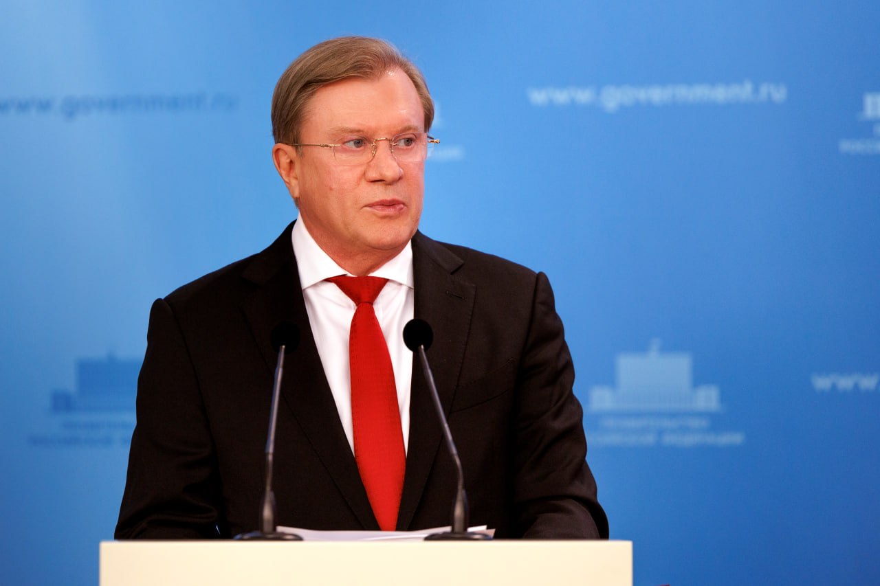 Виталий Савельев вручил награды в преддверии Дня железнодорожника
 
В числе н…