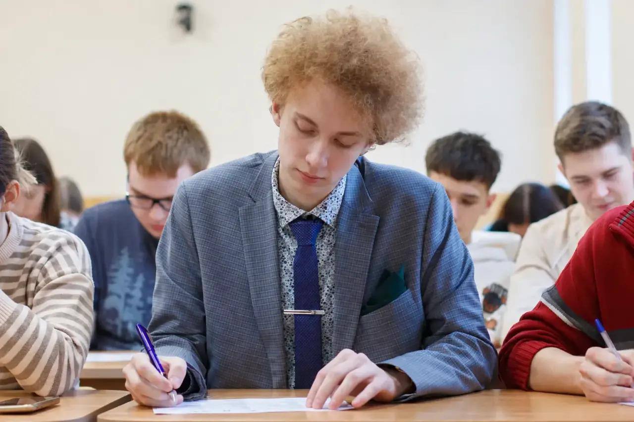 Дмитрий Чернышенко: Заявлений в педагогические вузы в 2026 году стало на 185 тыс