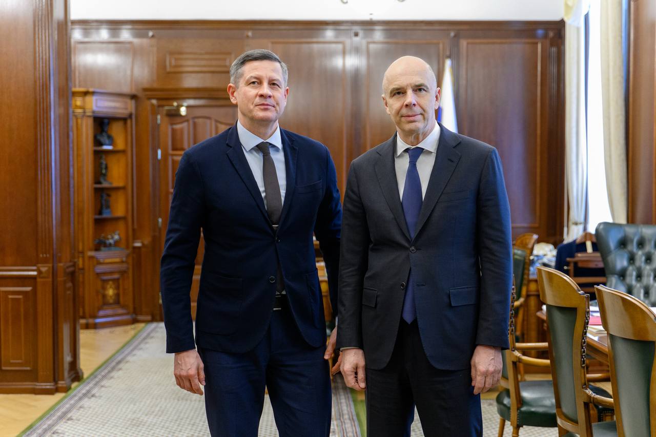 🤝 Антон Силуанов провел рабочую встречу с врио губернатора Брянской области
…