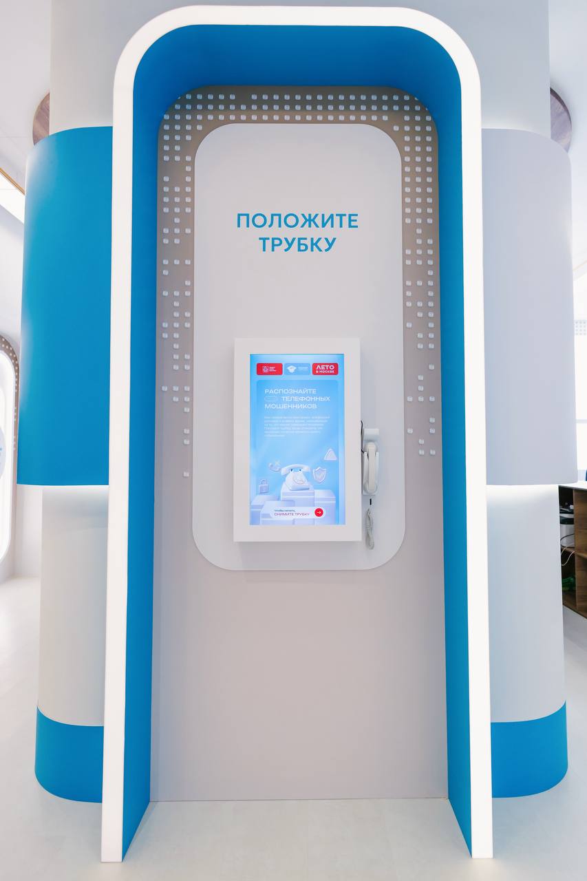 📚📚📚📚📚📚📚📚

А из нашего окна площадь Биржевая видна