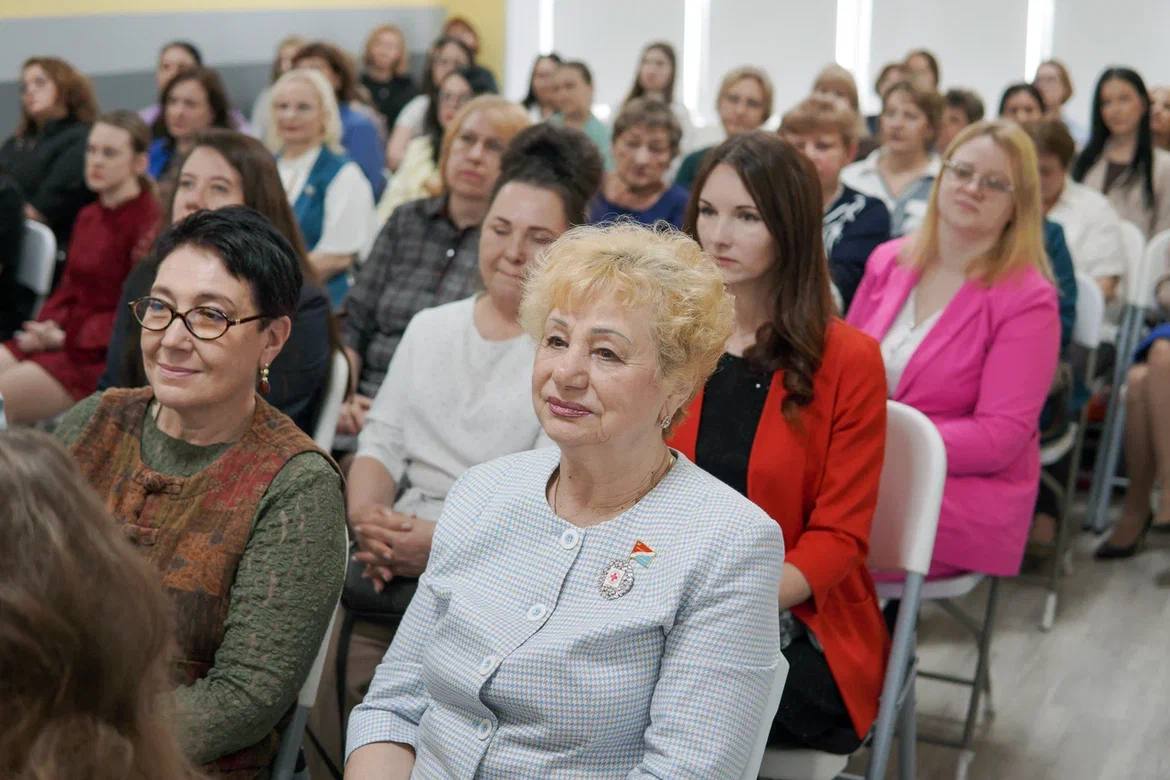 🎉 Отметили юбилей Приморского центра социального обслуживания населения

Сос…