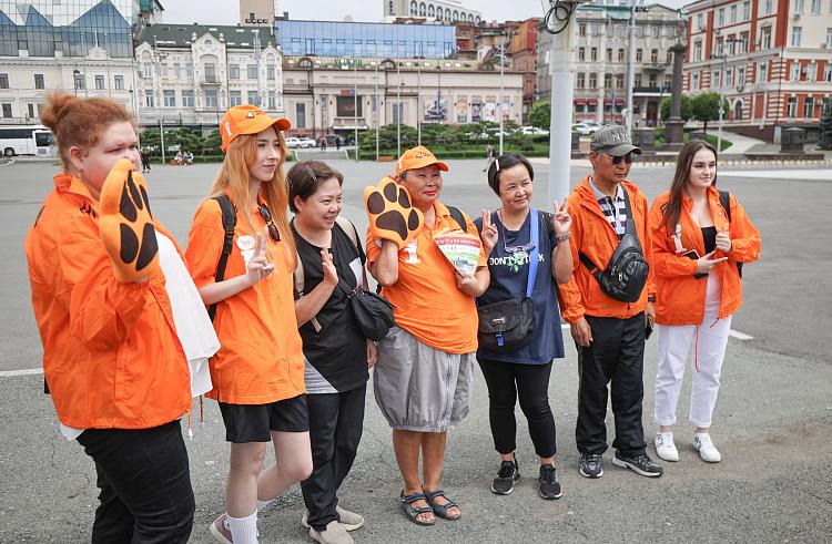 🐅 «Полосатые навигаторы» снова в деле!

Волонтёры готовы выходить на улицы, чтобы помогать туристам