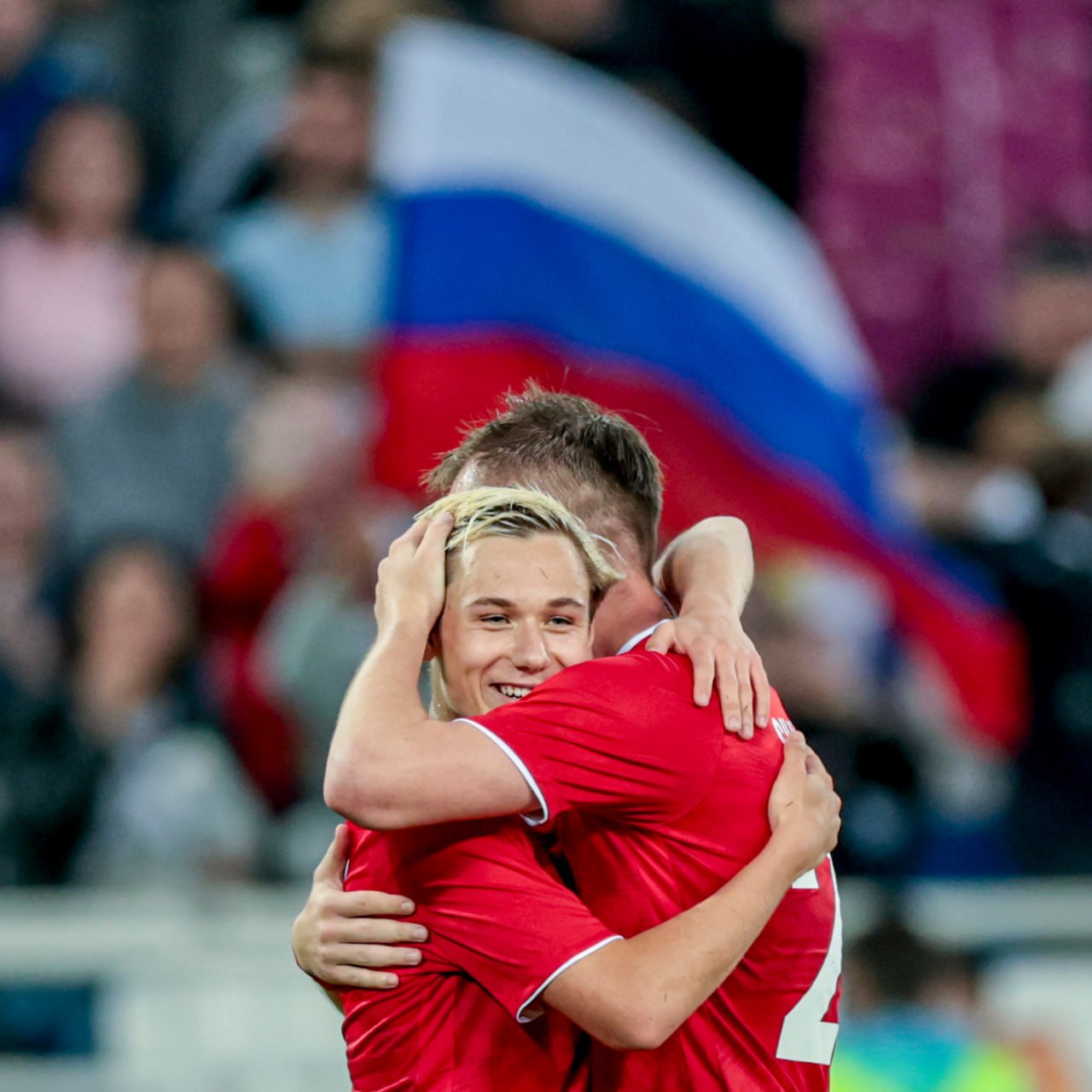 Сборная России уверенно обыграла Тринидад и Тобаго со счётом 3:0 🇷🇺

Голами в…