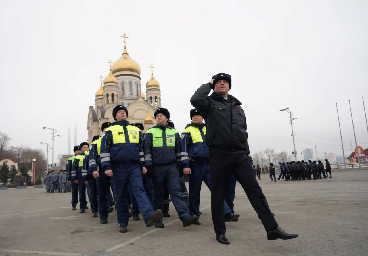 🎩🎩🎩Глава УМВД Приморья Александр Табакаев провел общегарнизонный развод на…