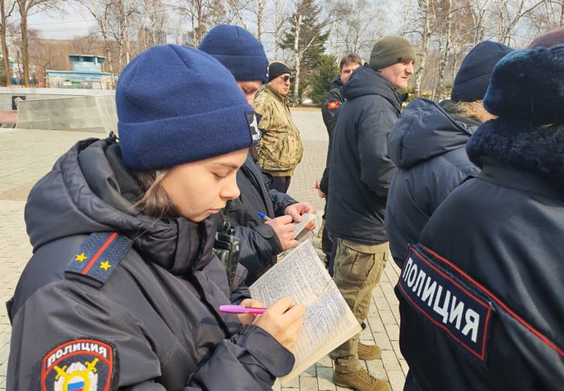 👮‍♂️В Артеме прошел общегородской инструктаж полицейских и дружинников, заст…