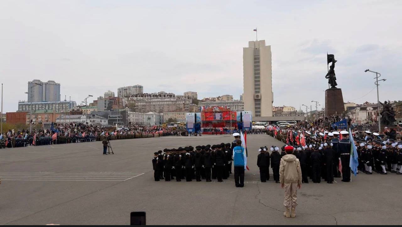 😀Глава УМВД Приморья Александр Табакаев принял участие в международном парад…