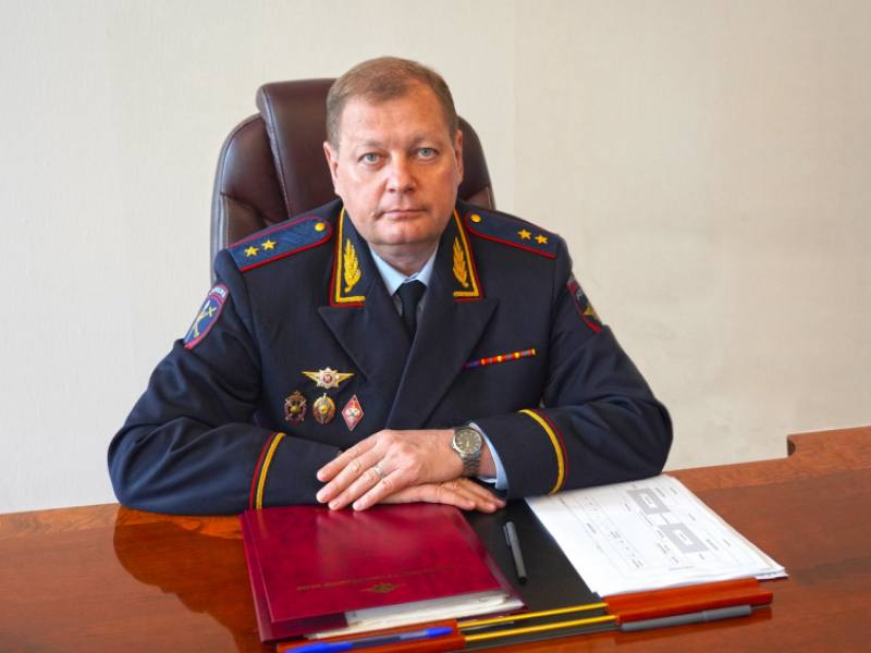 Поздравление главы УМВД по Приморью Александра Табакаева с Днём России
  Уважаемые жители Приморского края, коллеги, дорогие ветераны