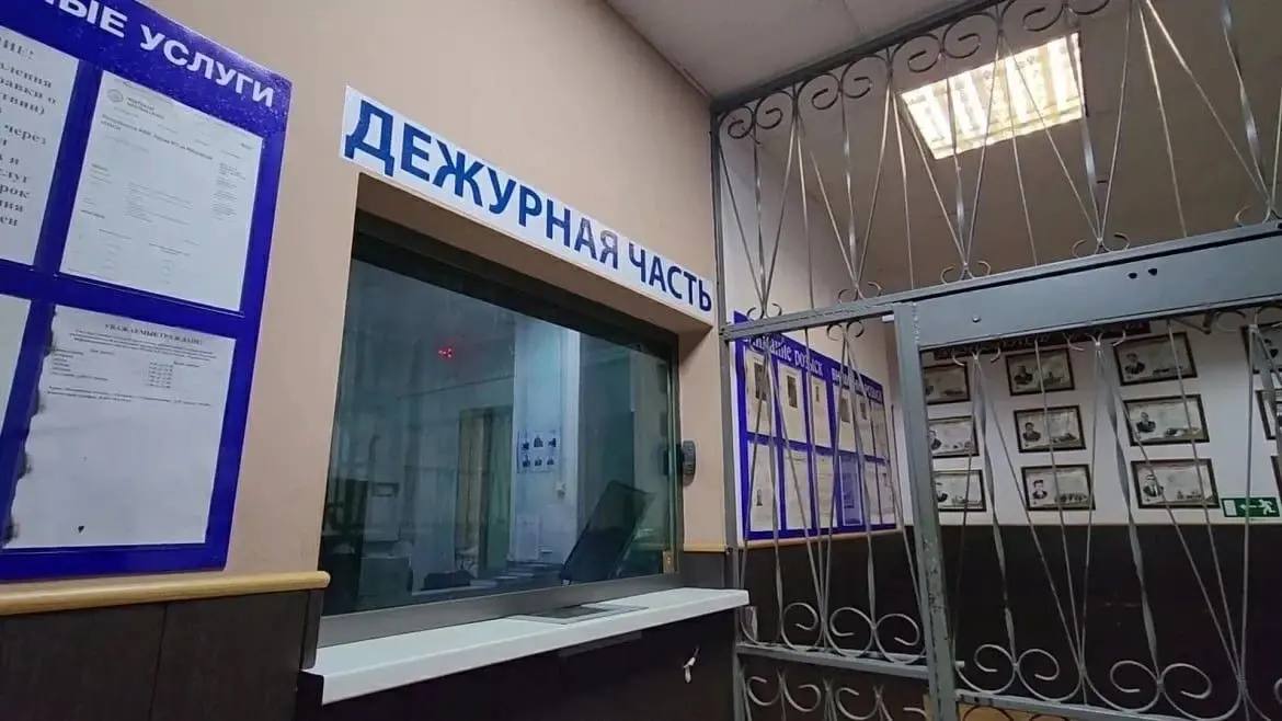 Полиция расследует уголовное дело о краже из автомашины в Советском районе Вл…