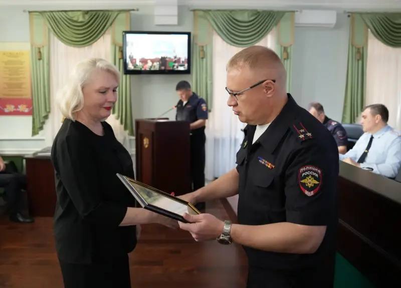 В УМВД России по Приморскому краю поздравили сотрудников финансовой службы с …