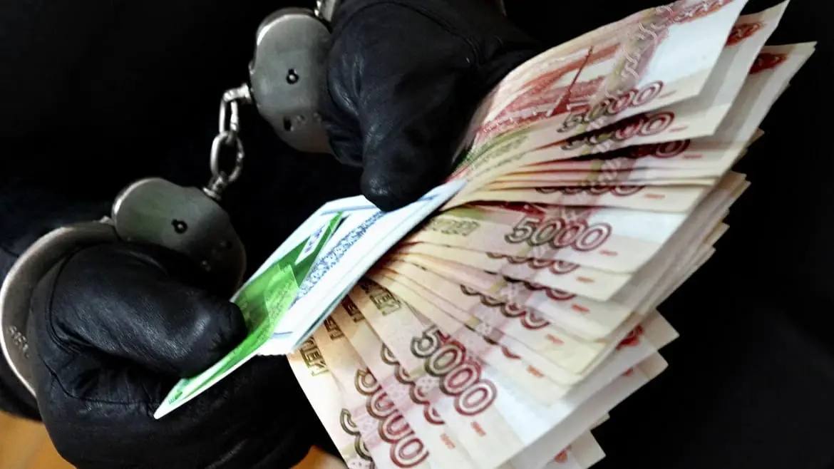 Во Владивостоке сотрудники полиции расследуют хищение денежных средств, совер…