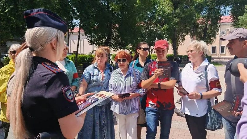 Участковые уполномоченные полиции и общественники провели профилактическое ме…