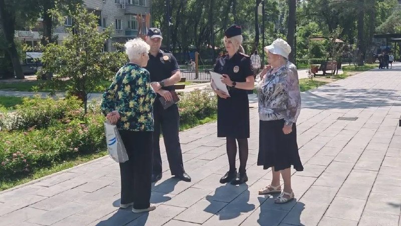 Участковые уполномоченные полиции и общественники провели профилактическое ме…