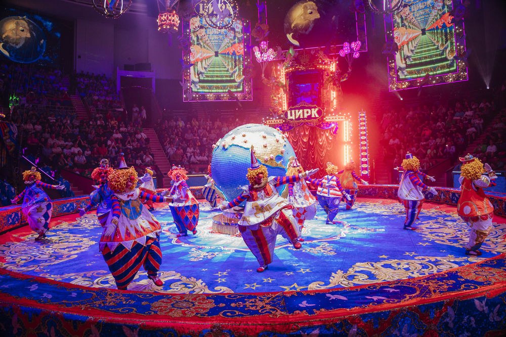 🎪 На арене Владивостокского цирка – легендарное шоу заслуженного артиста России Гии Эрадзе «Пять континентов»