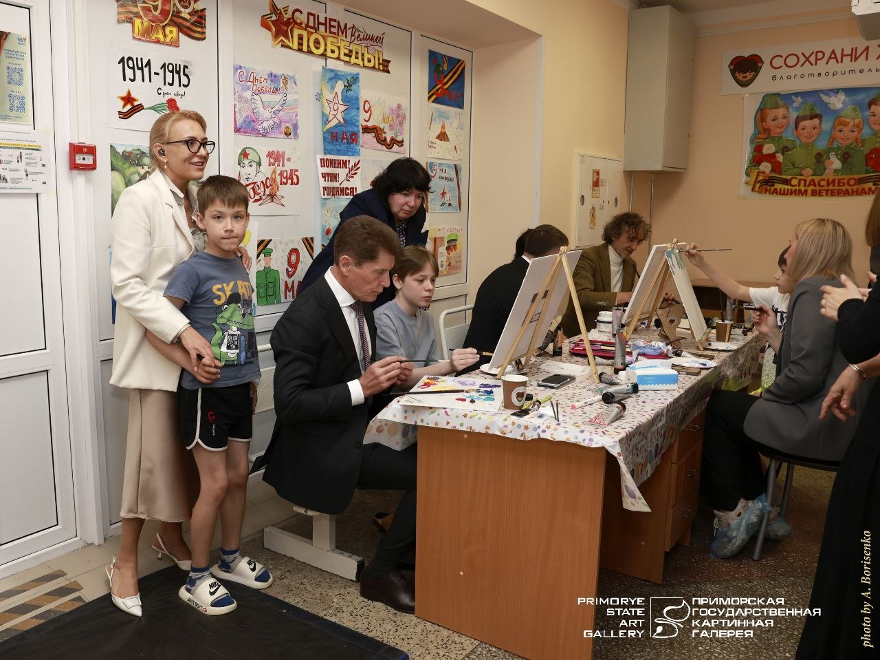 Искусство, которое спасает жизни ✨ 
⭐ В Приморской государственной картинной галерее прошёл ежегодный аукцион «Рисую