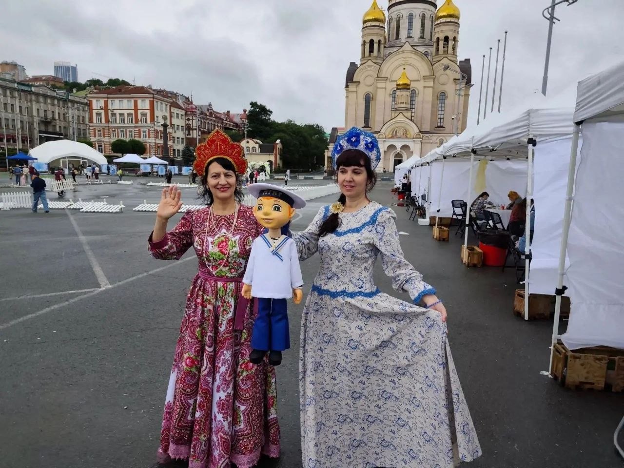 Дорогие друзья!

💫 Делимся с вами фоторепортажем с праздничного мероприятия, посвящённого Дню семьи, любви и верности