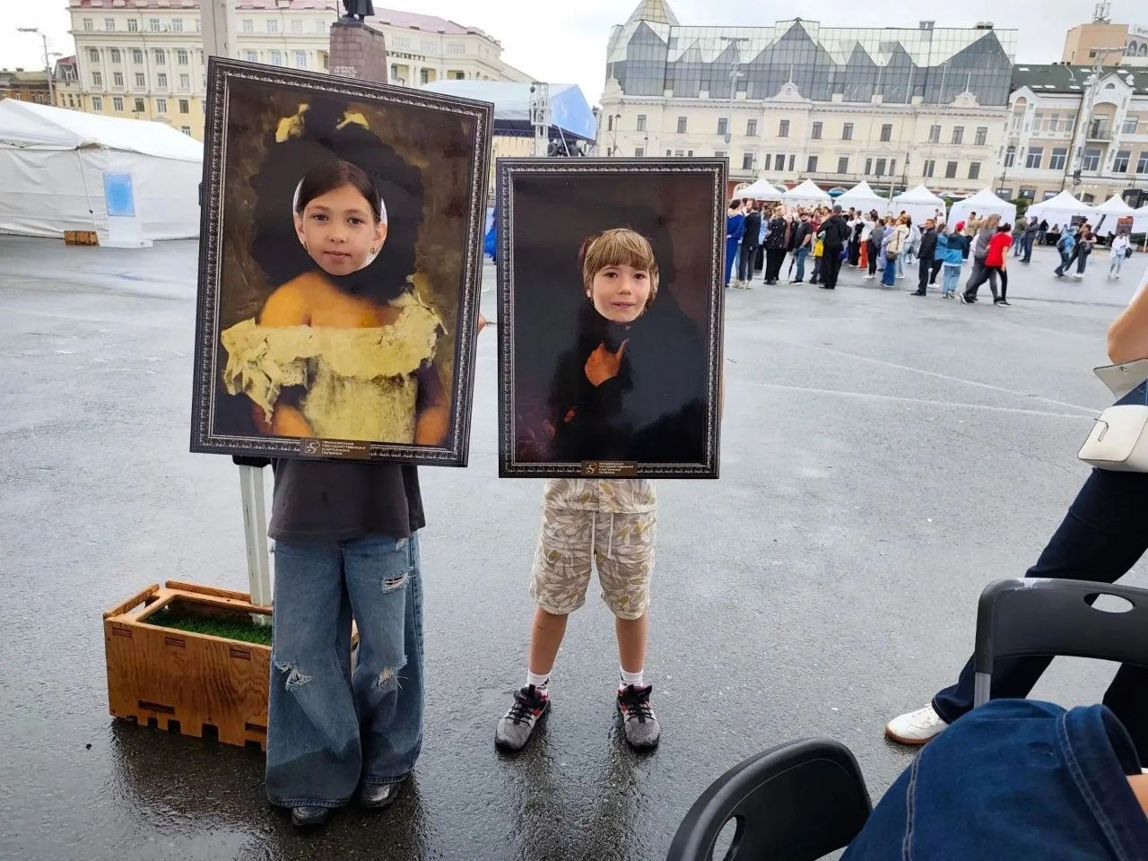 Дорогие друзья!

💫 Делимся с вами фоторепортажем с праздничного мероприятия, посвящённого Дню семьи, любви и верности
