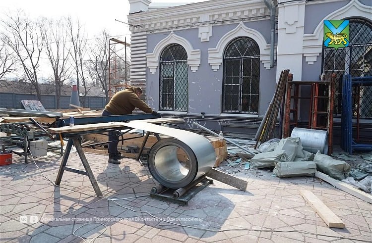 Старинный музей в Уссурийске обретает новую жизнь

Зданию почти 200 лет, и сейчас там полным ходом идёт капитальный ремонт