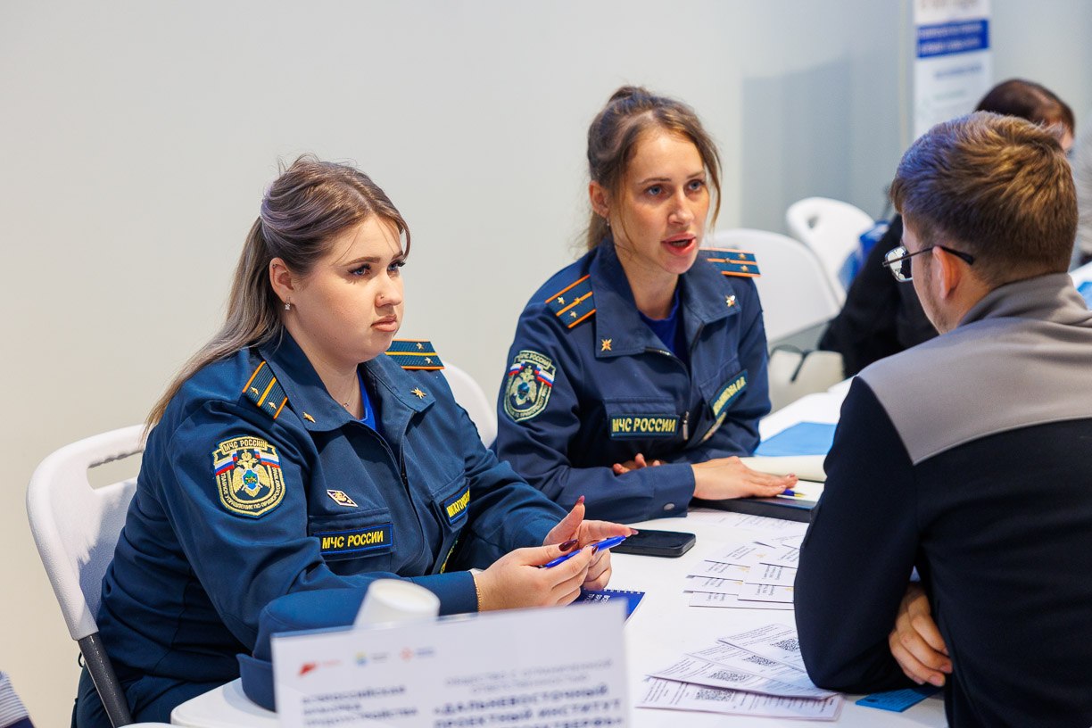 Всероссийская ярмарка трудоустройства прошла в Приморье 

📍В 10 городах края…