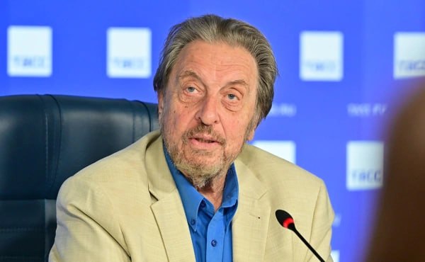 Отец американского предпринимателя Илона Маска, международный инвестор Эррол Маск рассказал, что изменил мнение своих сыновей о России