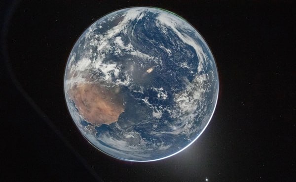 NASA показало фотографии Земли, снятые экипажем миссии Artemis II из космического корабля «Орион, направляющегося к Луне