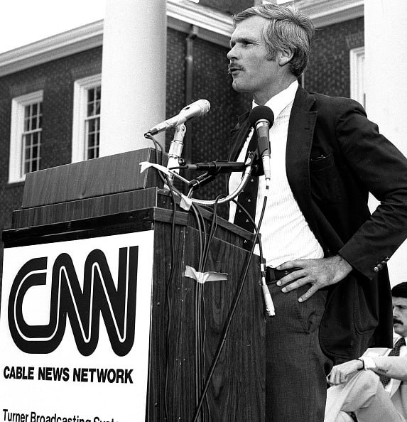 Основатель телеканала CNN Тед Тернер скончался на 88-м году жизни, сообщает CNN со ссылкой на пресс-релиз компании Turner Enterprises