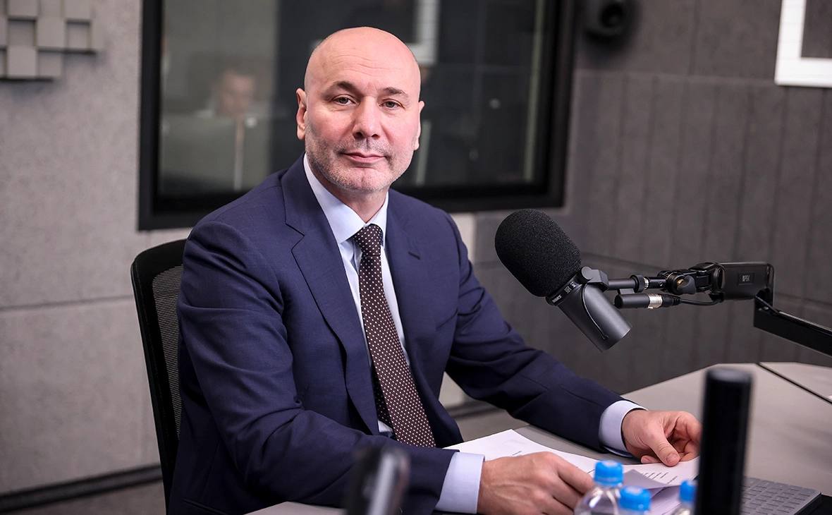 🎙🎙🎙 Меры безопасности, включая рамки-металлоискатели, стимулируют сдающих ЕГЭ выпускников отказаться от использования телефонов