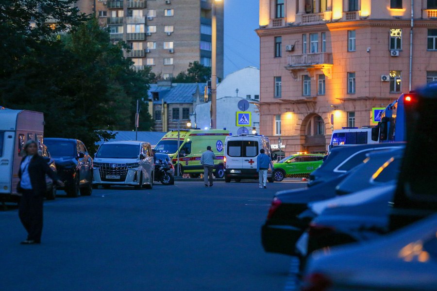 Вечером 1 августа возле кафе на Кудринской площади в Москве произошел взрыв