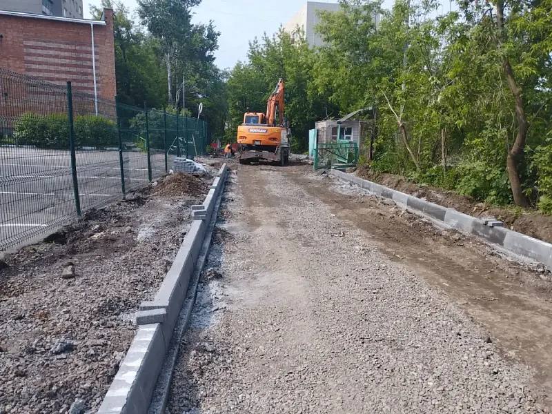 ✅На улице 1-й Флотской во Владивостоке проводят комплексный ремонт дороги