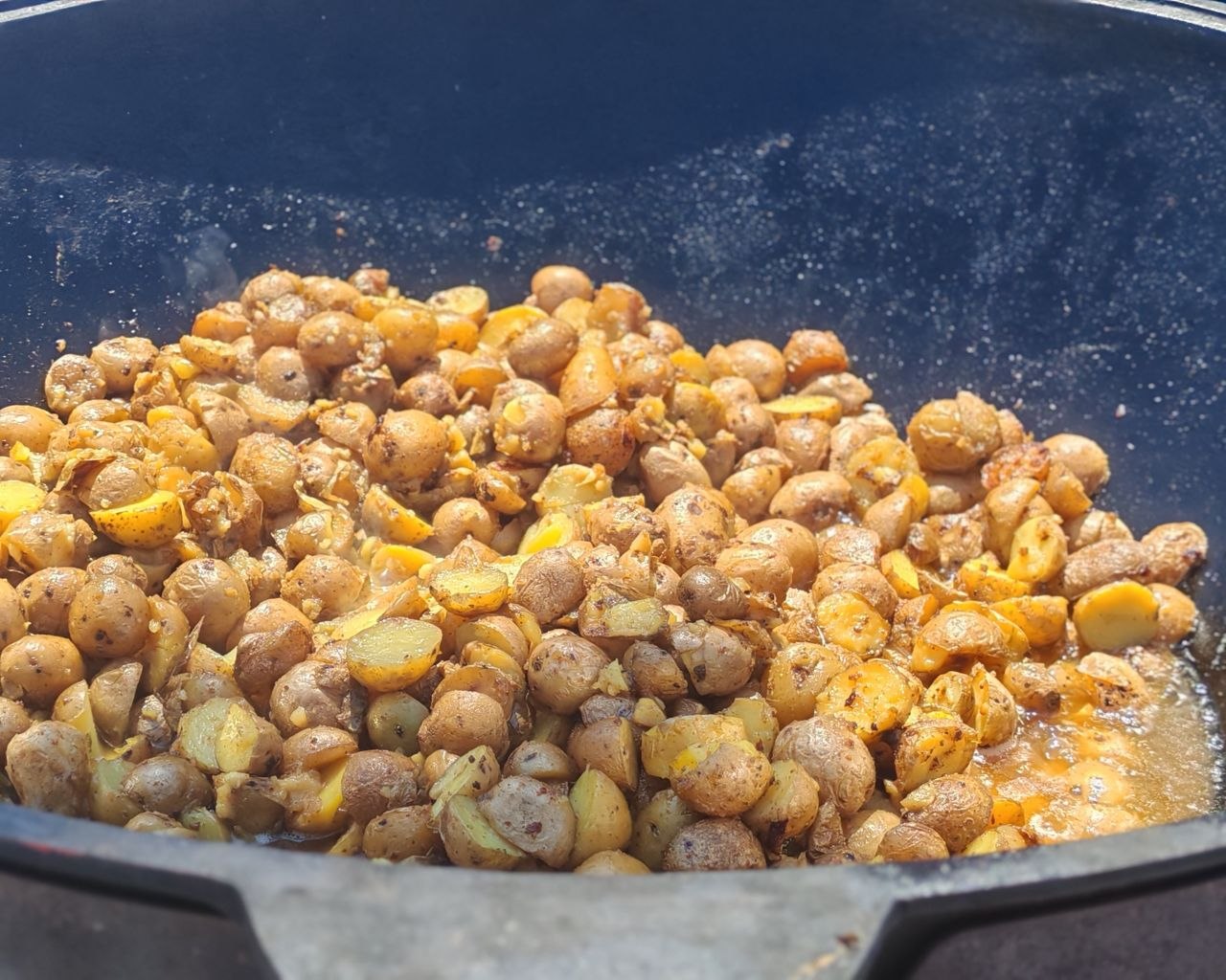🐦 На Центральной площади Владивостока сегодня всё для молодёжи: квизы, игры, творческие мастер-классы и спортивные площадки